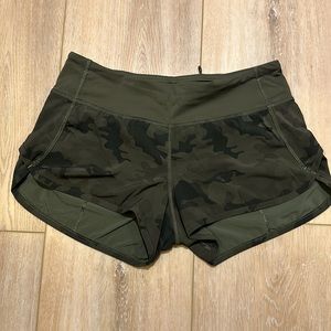 Camouflage Lululemon Speed Shorts size 4
